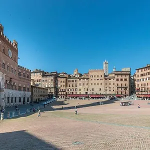 Appartamento Mimosa- Loft Elegante Con Terrazza Nel Centro Di, Siena