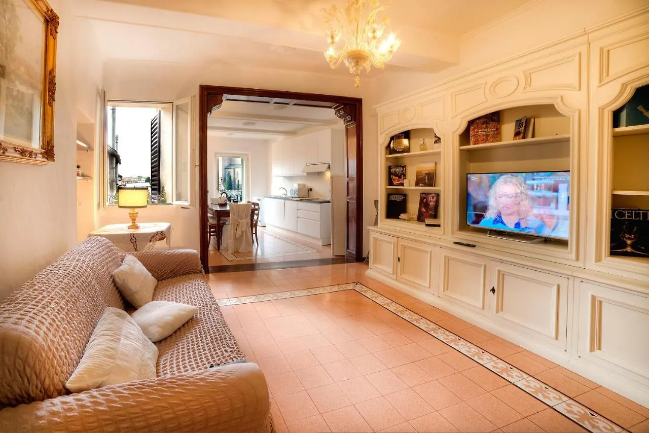 Dama Charming Apartment 100M From Piazza Del Campo contacts